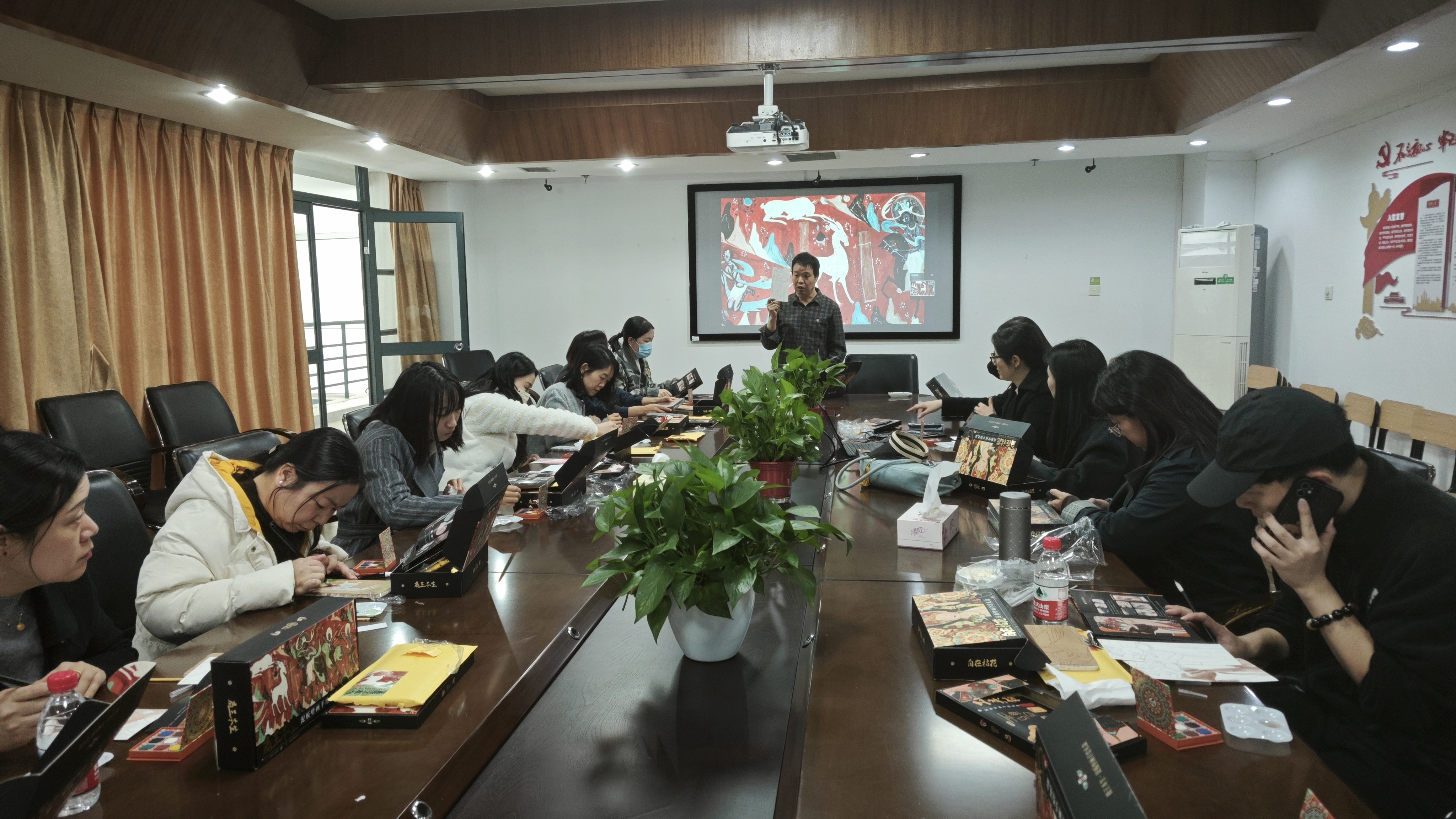 20251201图片1.jpg 20251201图片1.jpg